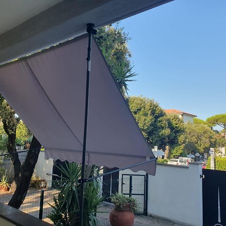 Lecci Al Mare Lägenhet San Vincenzo Exteriör bild