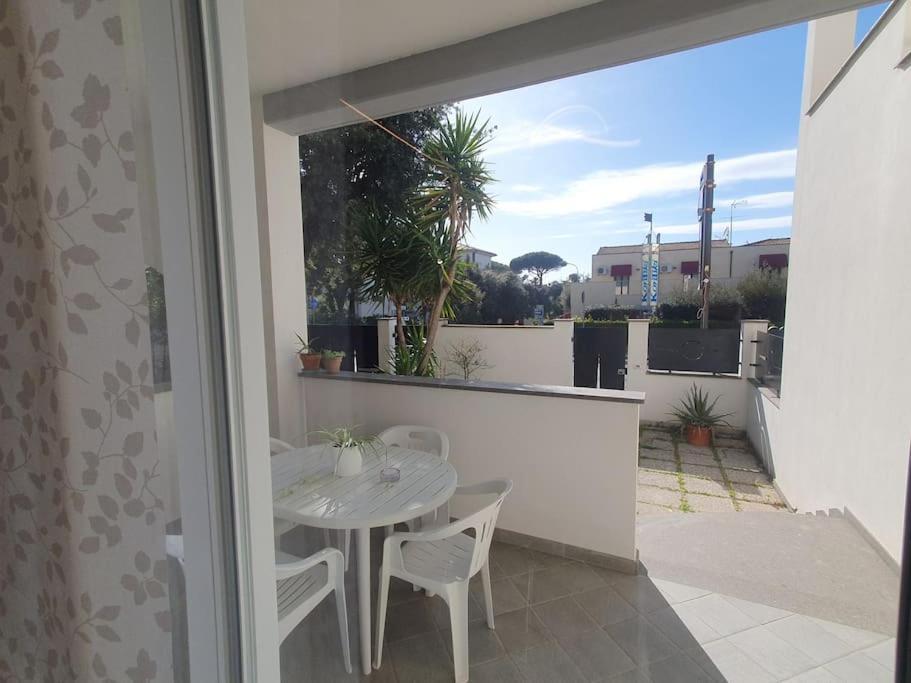 Lecci Al Mare Lägenhet San Vincenzo Exteriör bild