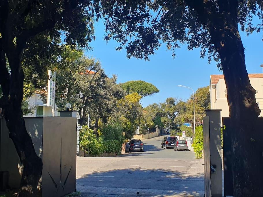 Lecci Al Mare Lägenhet San Vincenzo Exteriör bild